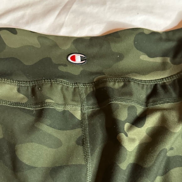 Champion camo jogger with pockets. Never worn. - Picture 4 of 6